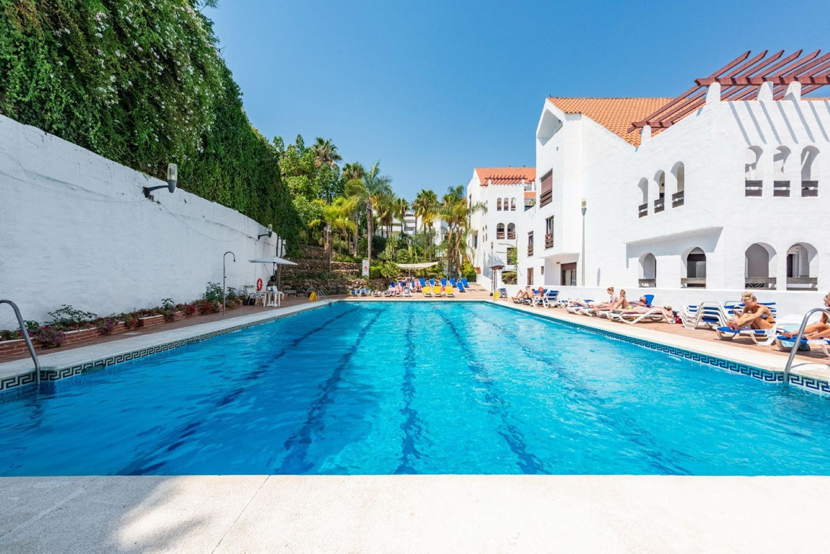 3 Bedroom Apartment in Marbella - Photo 22