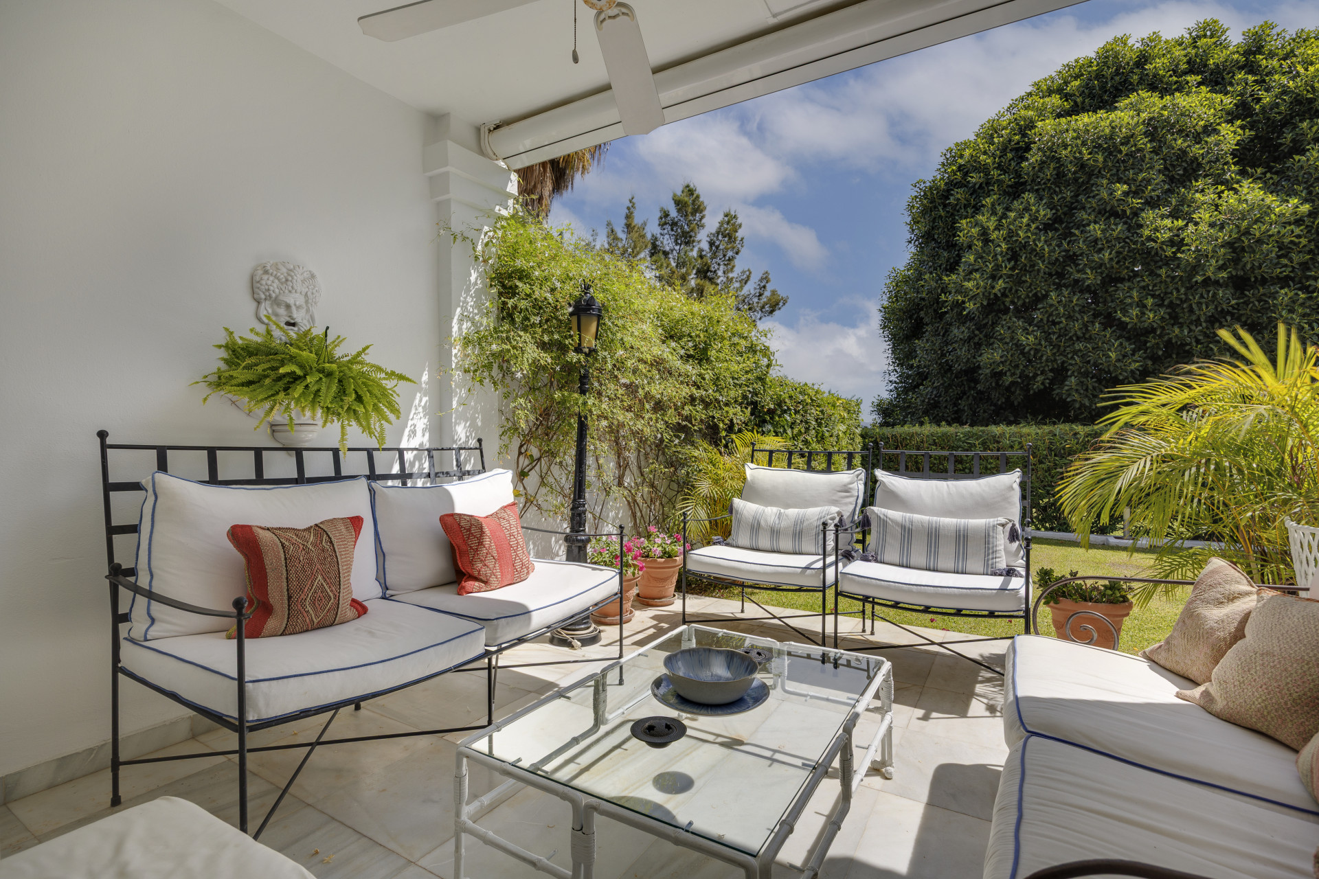 5 Bedroom Townhouse in Estepona - Photo 9