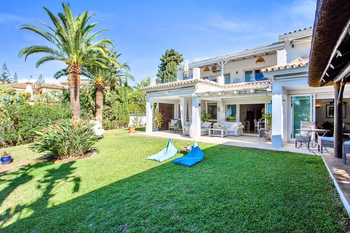 6 Bedroom Villa in Marbella - Photo 56