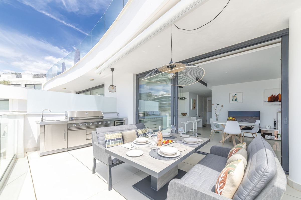 2 Bedroom Apartment in Benalmádena - Photo 30