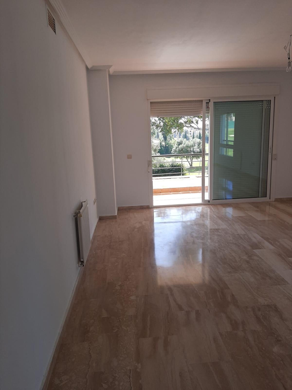 3 Bedroom Apartment in San Pedro de Alcántara - Photo 16