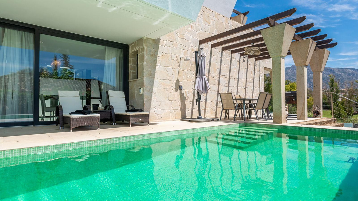 5 Bedroom Villa in Marbella - Photo 6