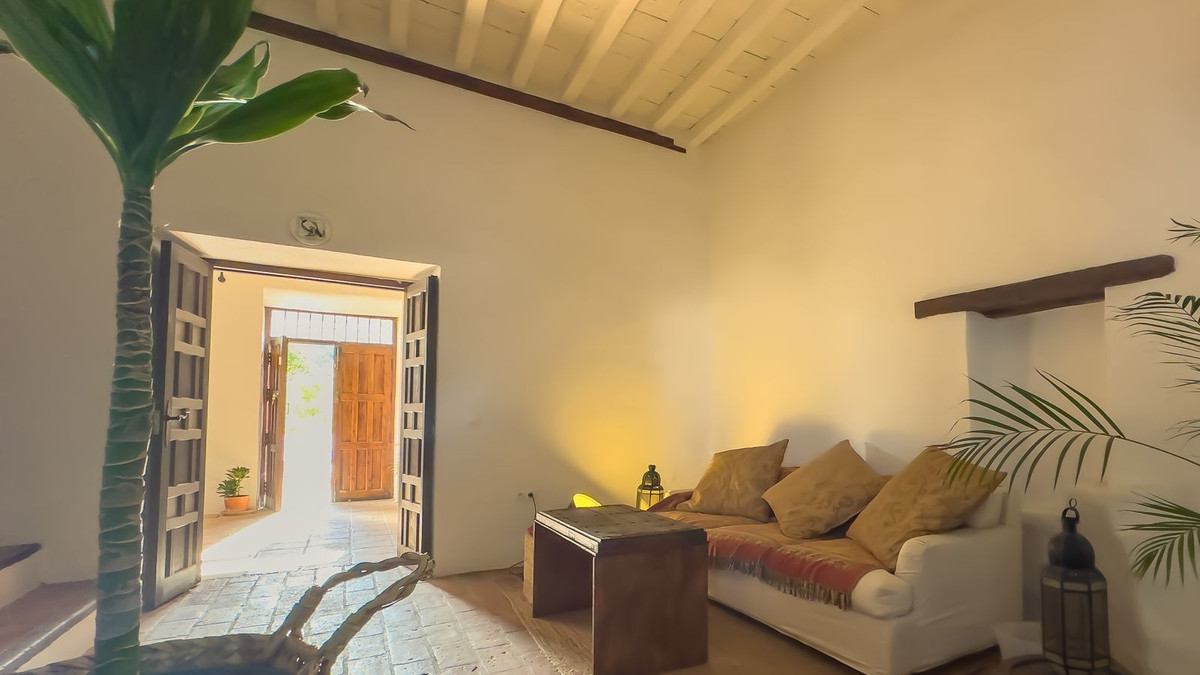 8 Bedroom Country house in Málaga - Photo 45