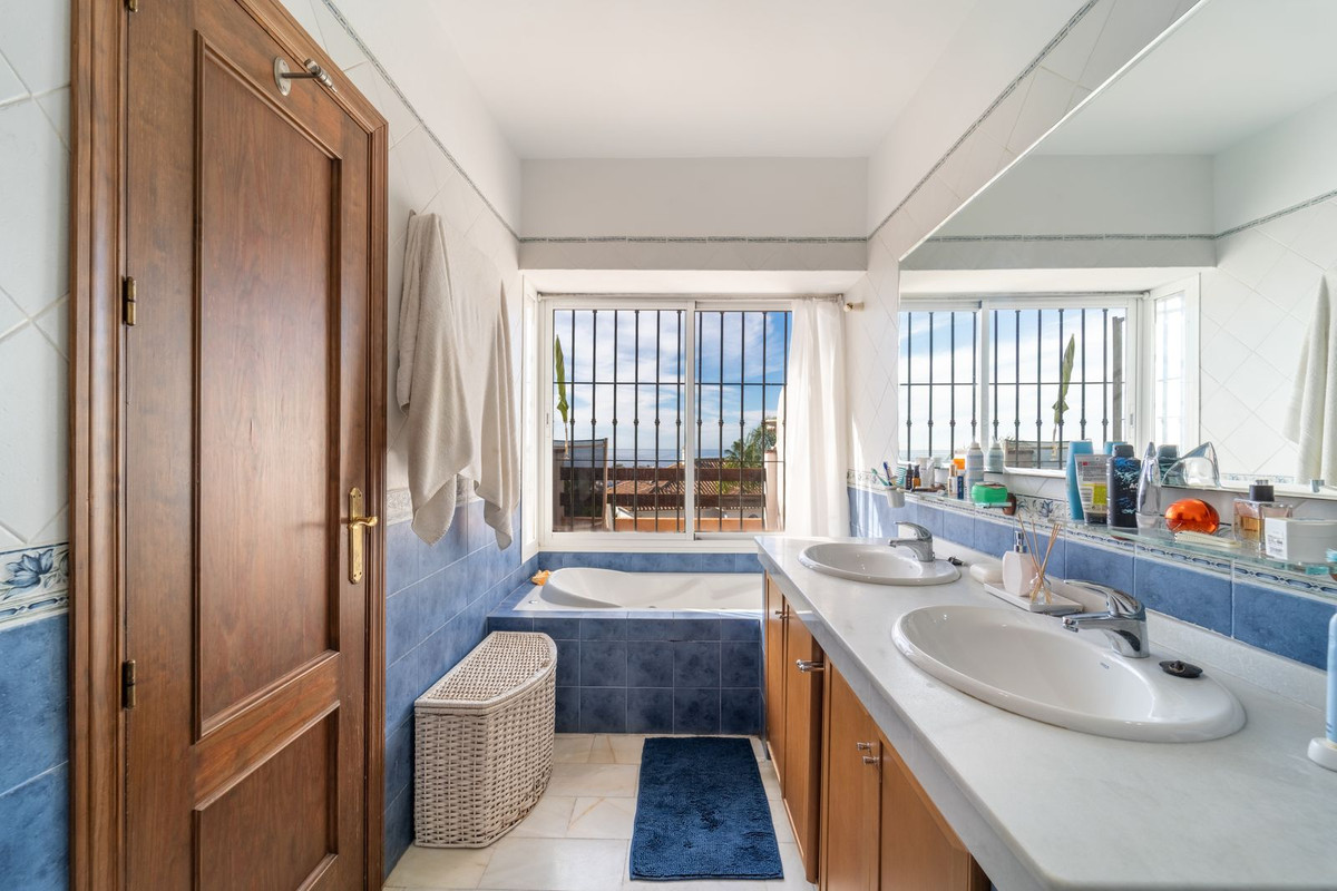 3 Bedroom Townhouse in Marbella - Photo 34