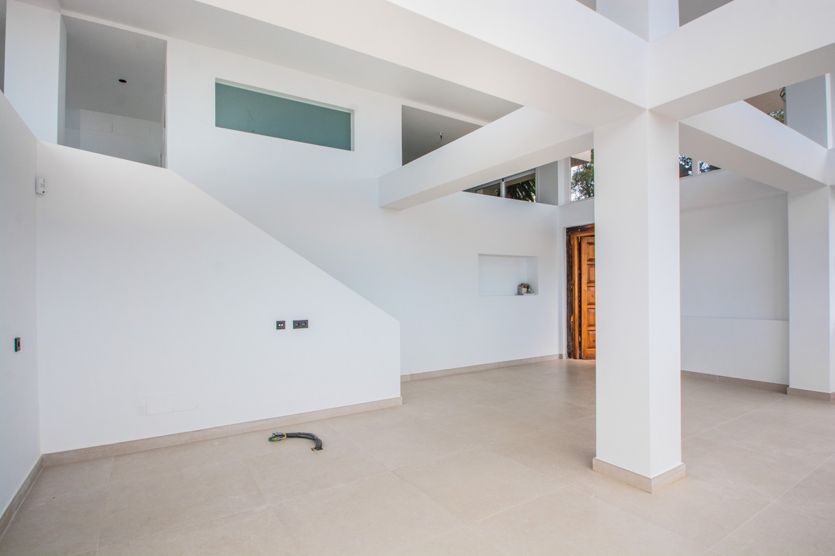 3 Bedroom Apartment in Marbella - Photo 9