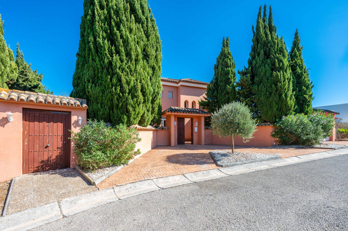 5 Bedroom Villa in Sotogrande - Photo 2
