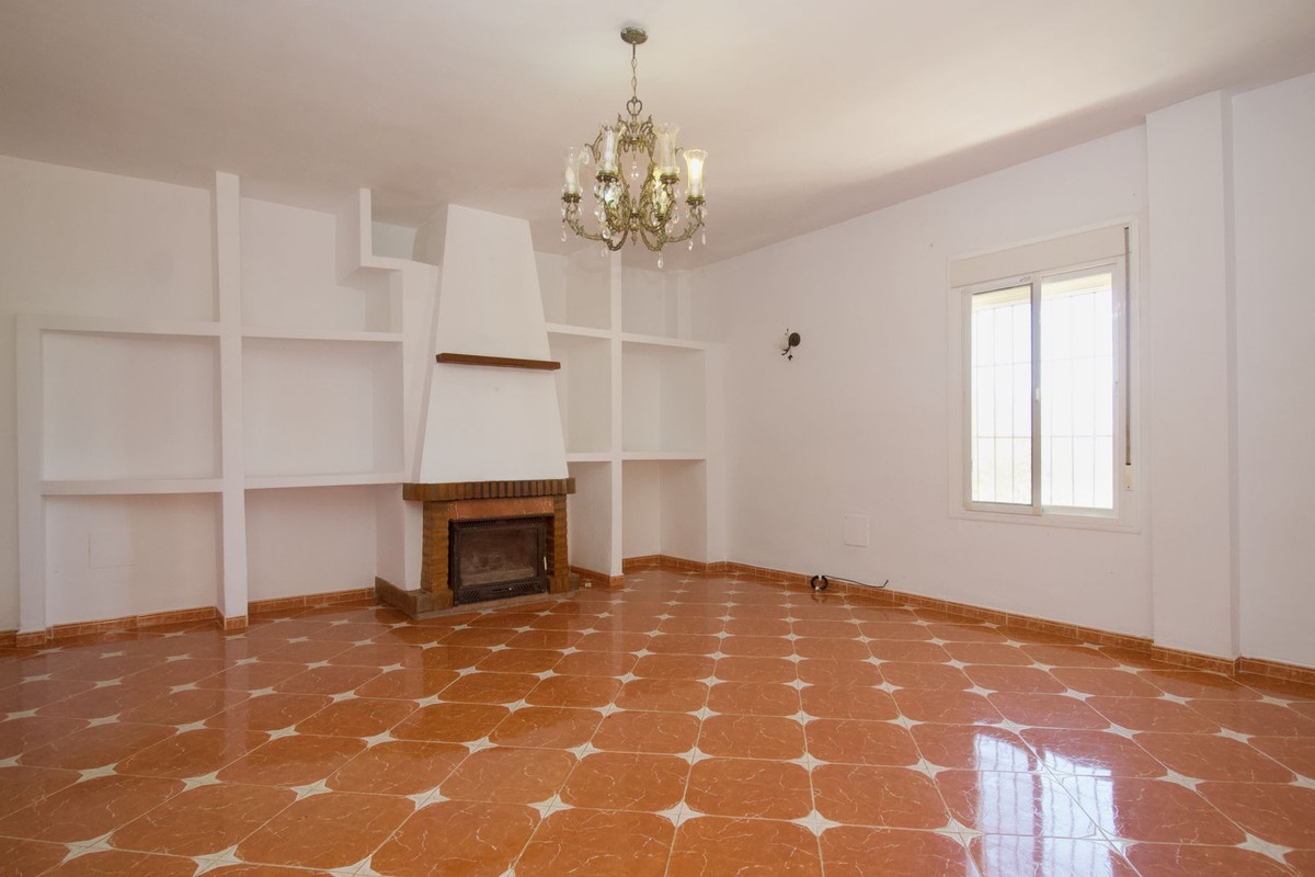3 Bedroom Villa in Coín - Photo 14