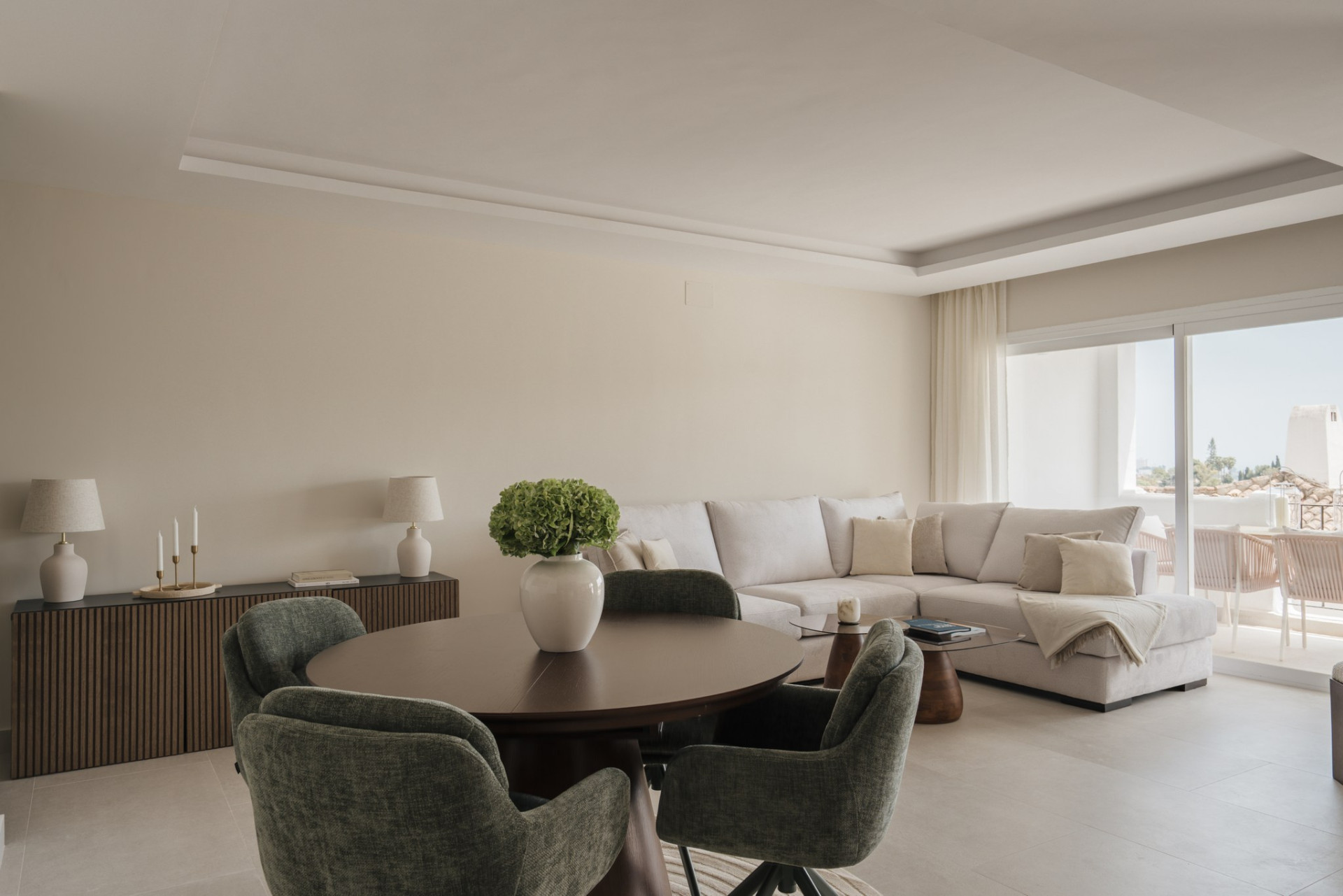3 Bedroom Apartment in Benahavís - Photo 4