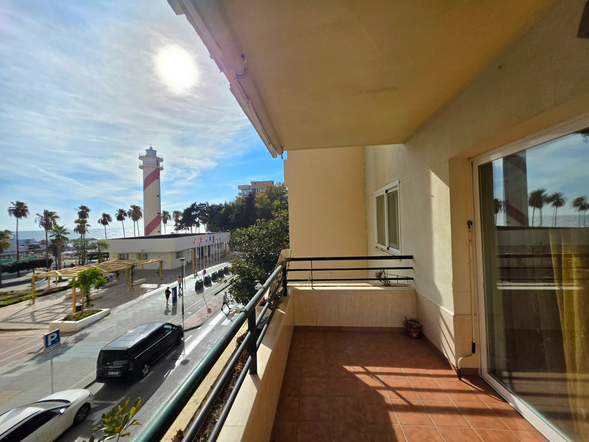 2 Bedroom Apartment in Marbella - Photo 2