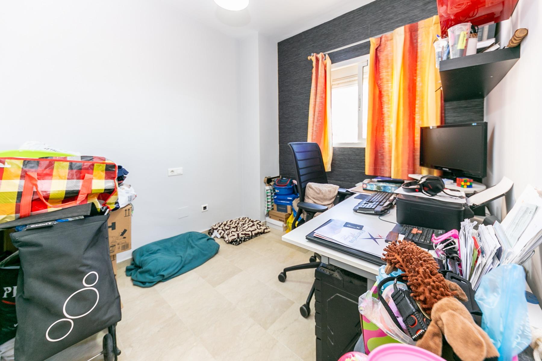 2 Bedroom Townhouse in Benalmádena - Photo 27