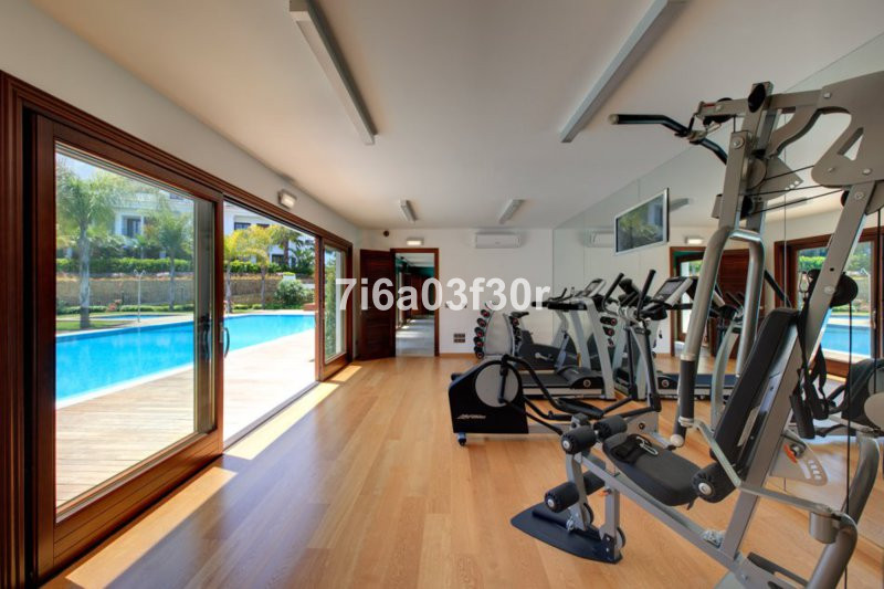 3 Bedroom Apartment in Estepona - Photo 18