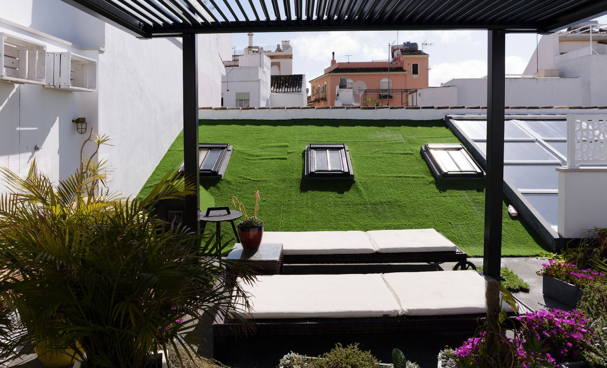 4 Bedroom Townhouse in Estepona - Photo 27