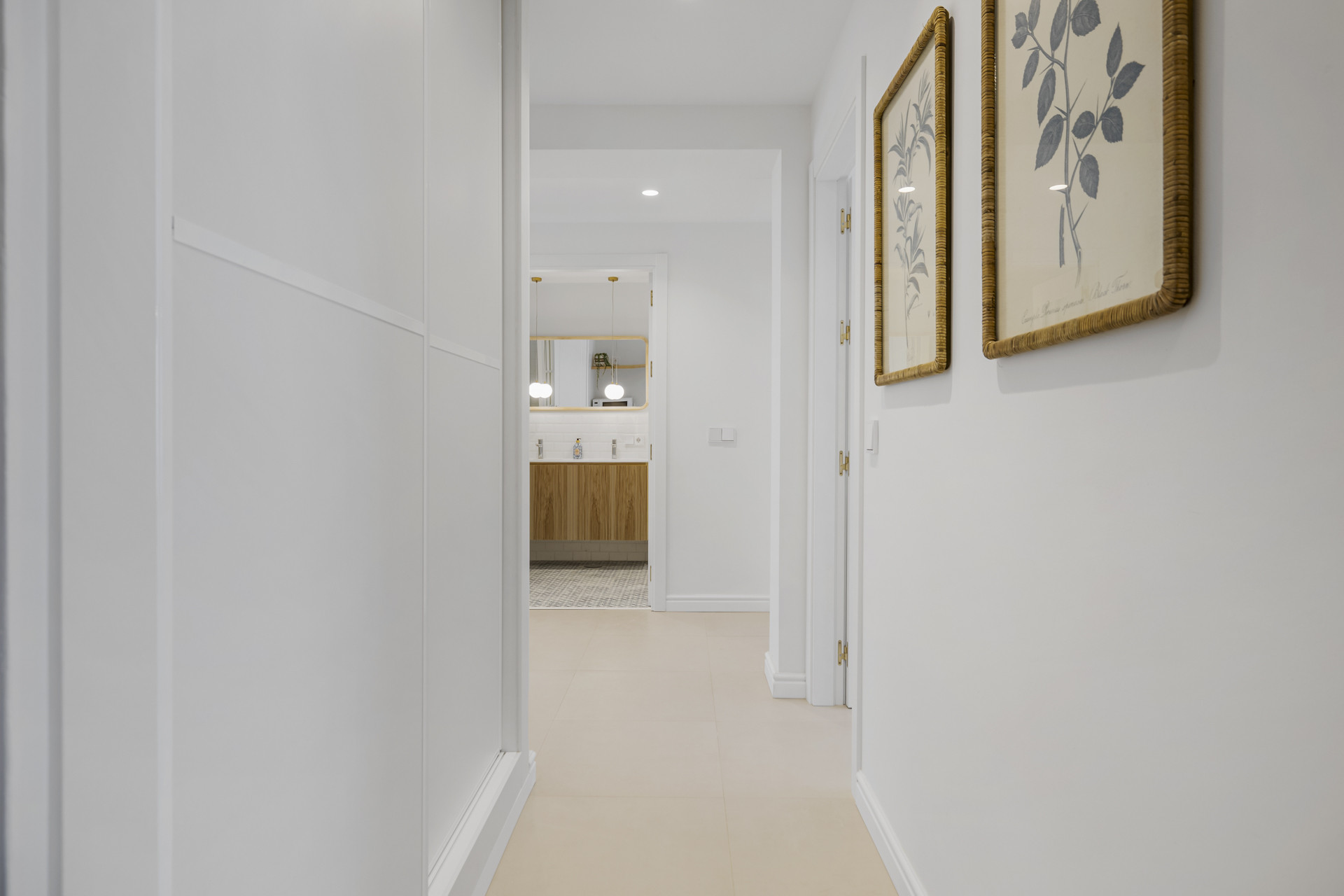 2 Bedroom Penthouse in Estepona - Photo 17