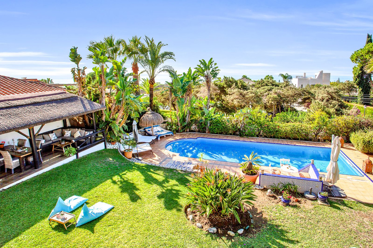 6 Bedroom Villa in Marbella - Photo 59