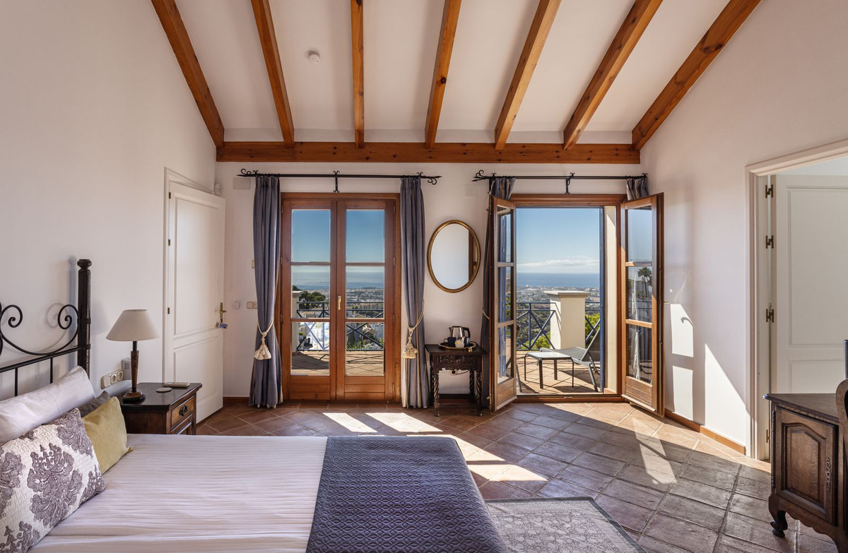 7 Bedroom Villa in Benahavís - Фото 24