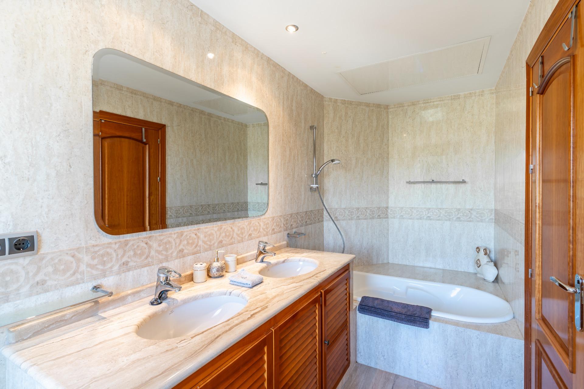 5 Bedroom Villa in Benahavís - Foto 18