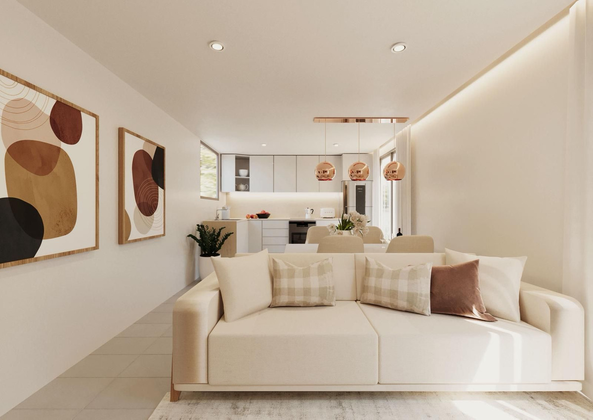 2 Bedroom Penthouse in Estepona - Photo 17
