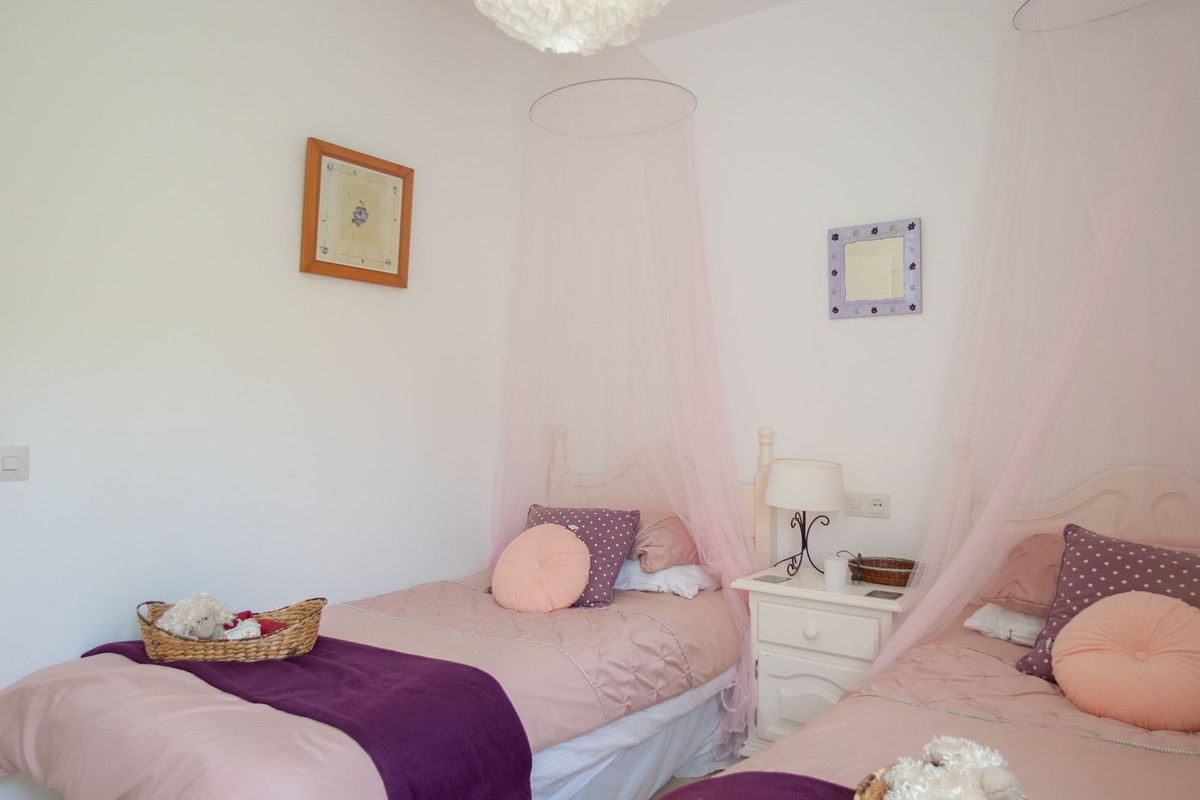 3 Bedroom Villa in Estepona - Photo 19