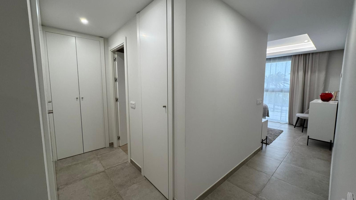 2 Bedroom Penthouse in Estepona - Foto 10