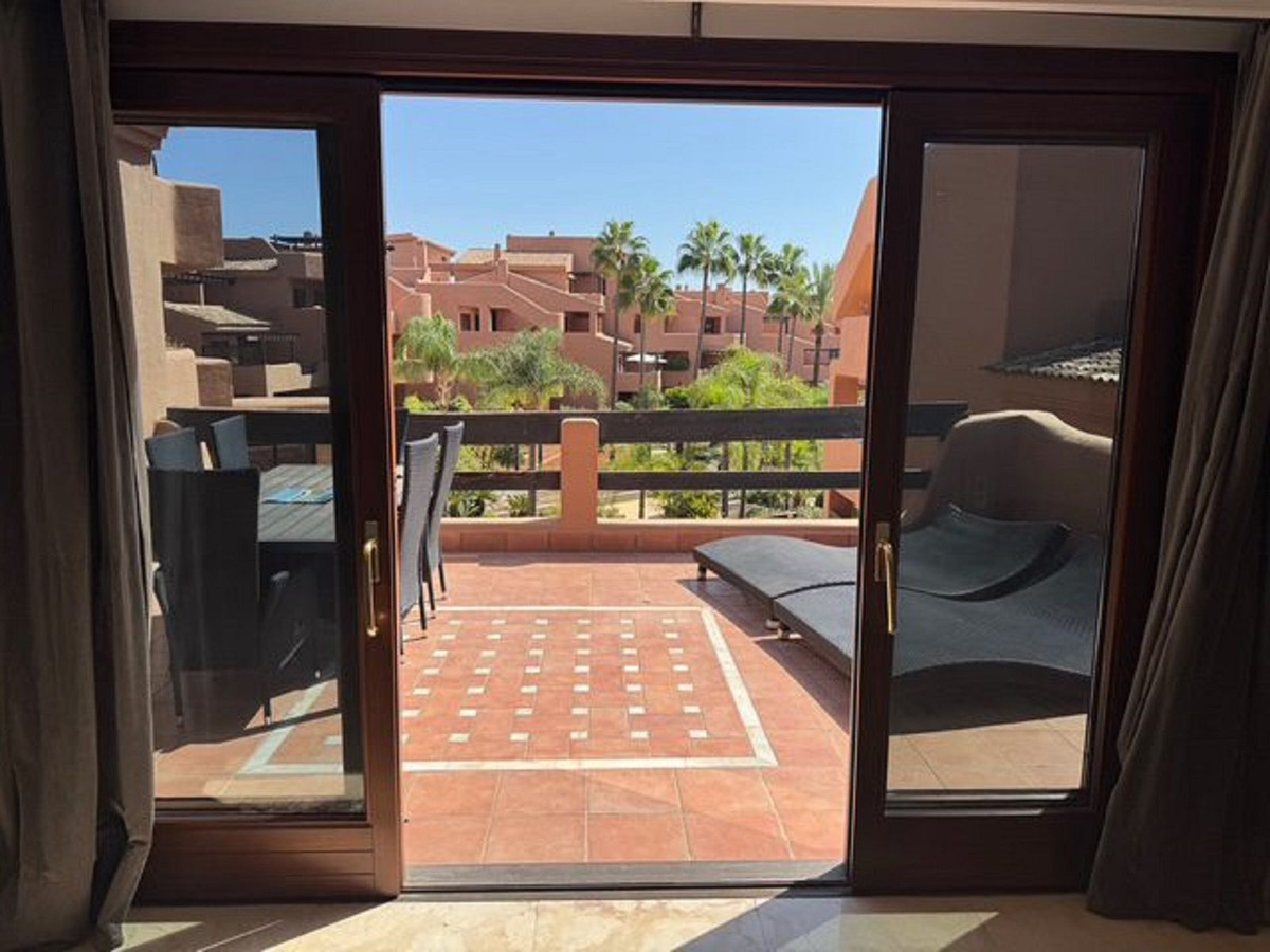 2 Bedroom Apartment in Estepona - Photo 10