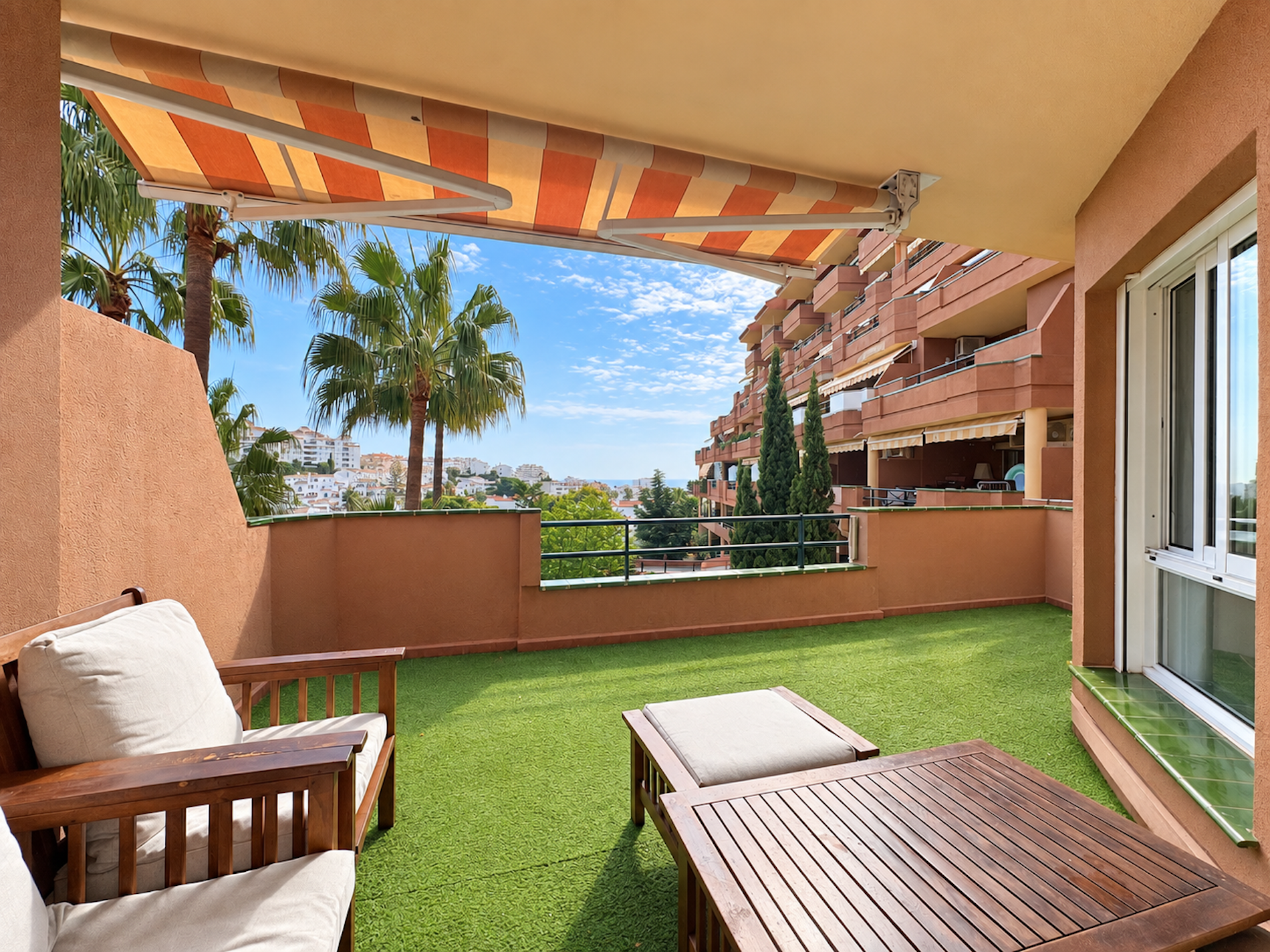2 Bedroom Apartment in Benalmádena - Photo 14