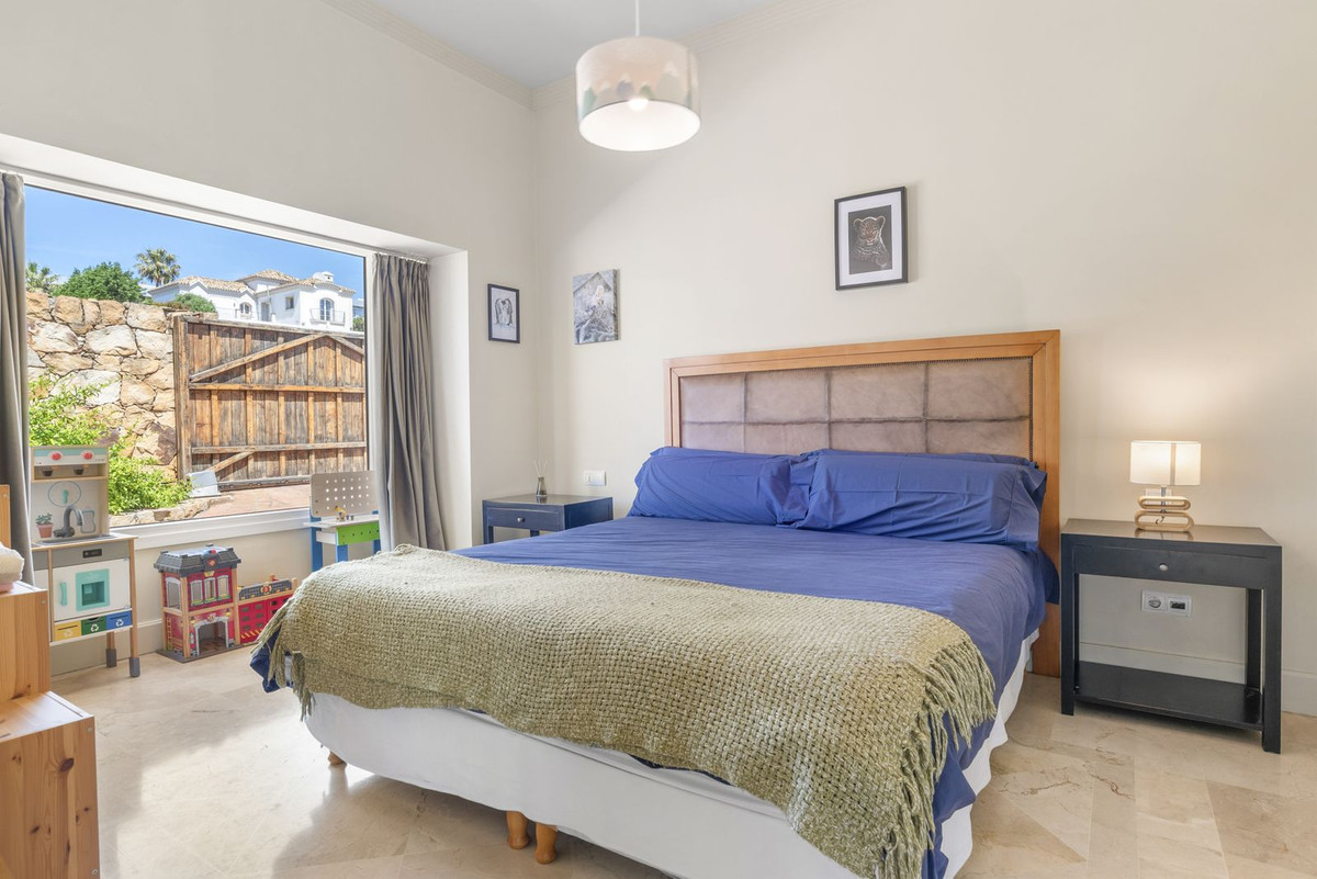 4 Bedroom Villa in Manilva - Photo 23