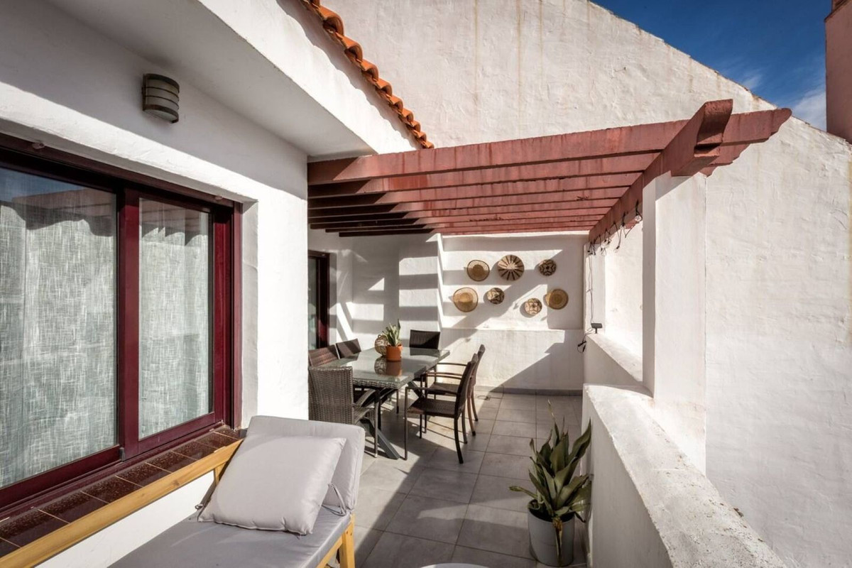 3 Bedroom Apartment in Marbella - Photo 18
