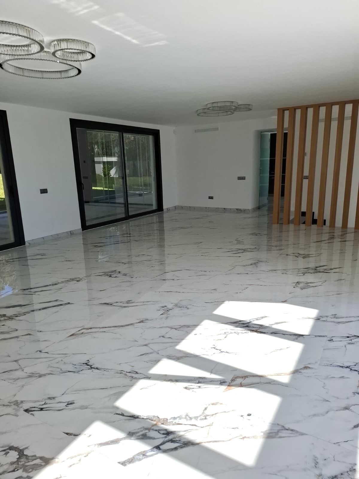 5 Bedroom Villa in Marbella - Photo 15