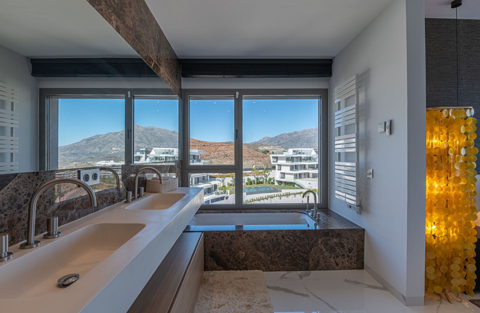 3 Bedroom Apartment in Benahavís - Photo 25