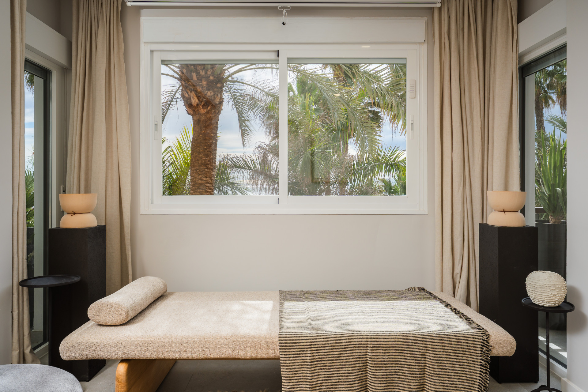 2 Bedroom Apartment in Estepona - Photo 5