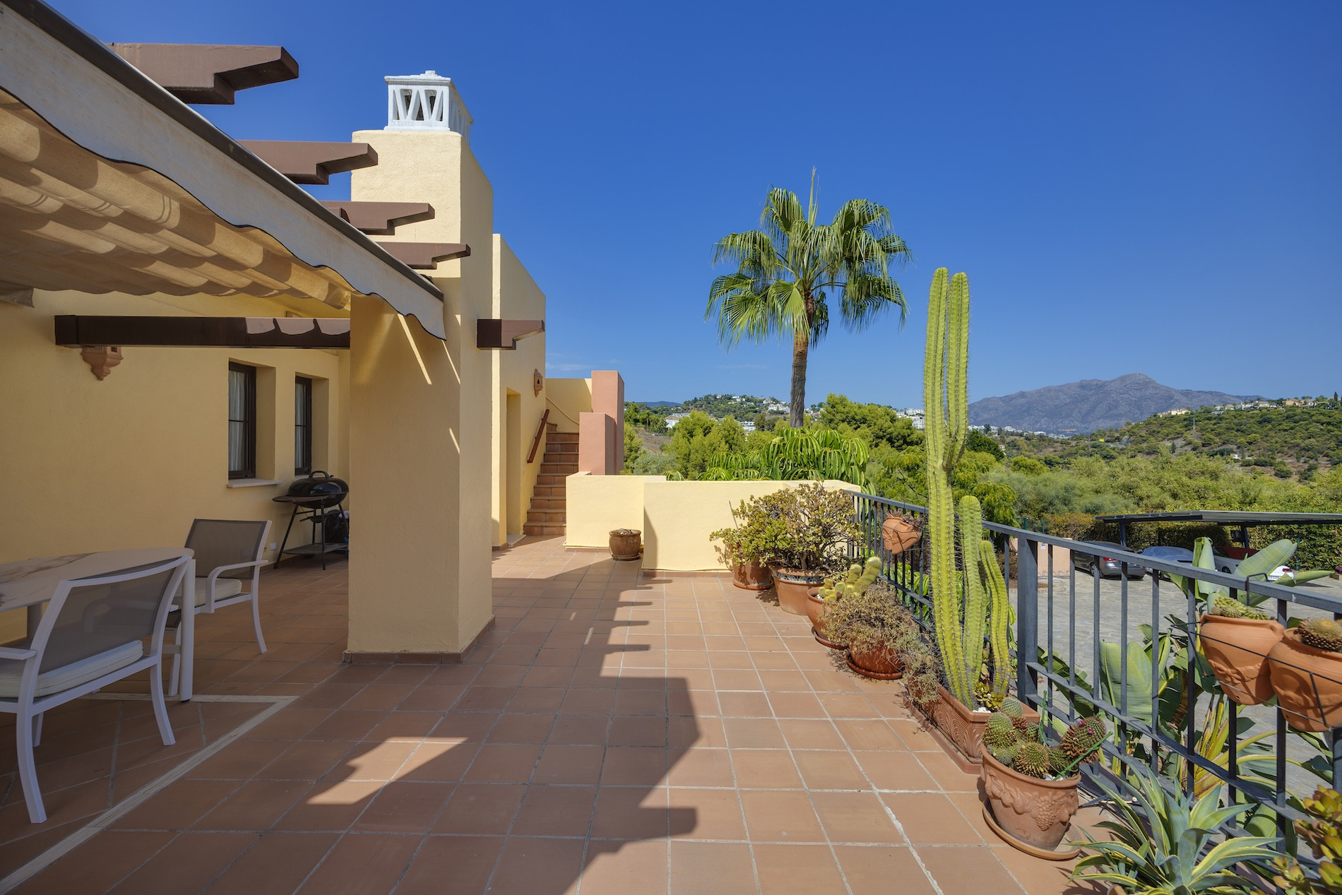 3 Bedroom Penthouse in Benahavís - Photo 12