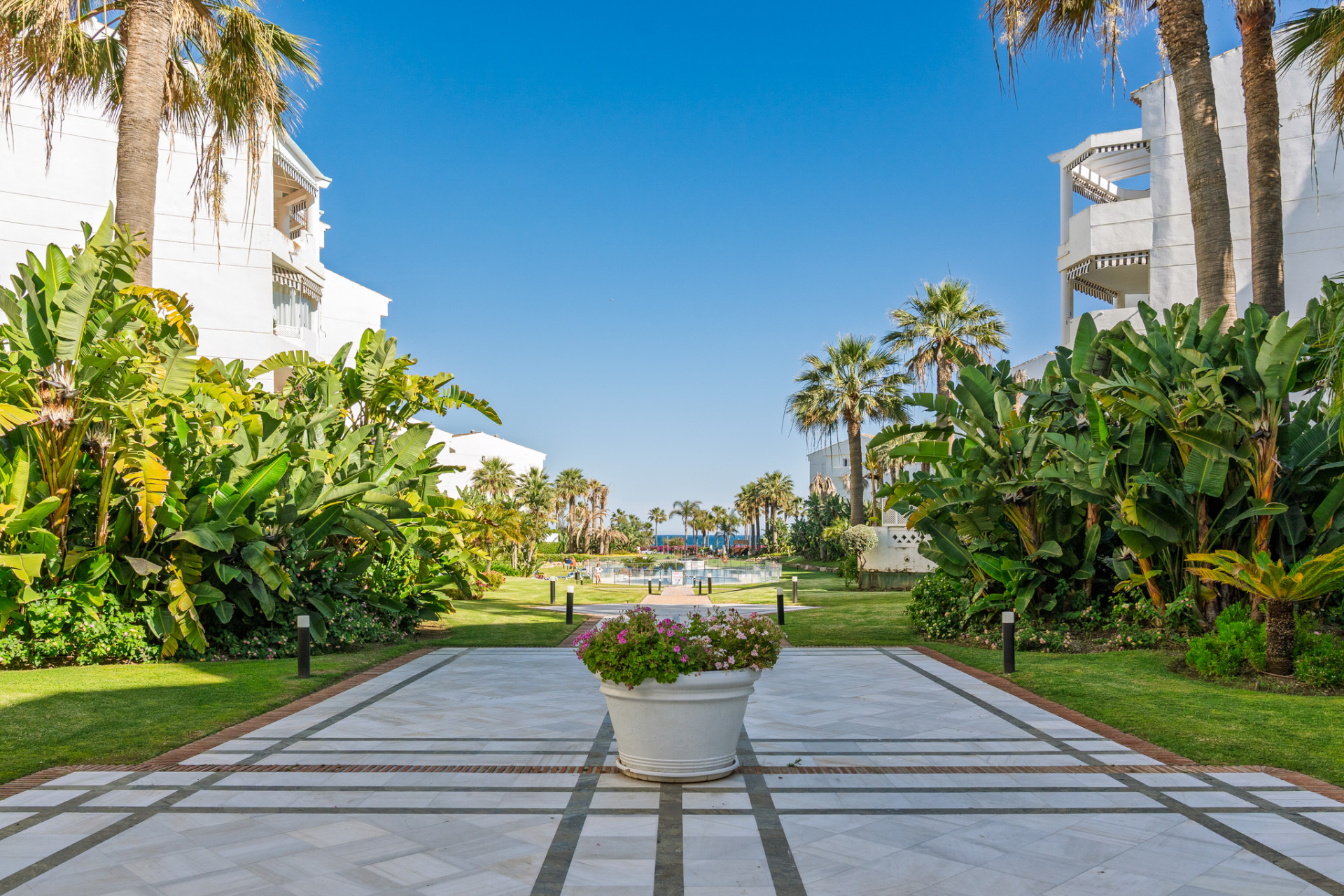 4 Bedroom Apartment in Marbella - Photo 18