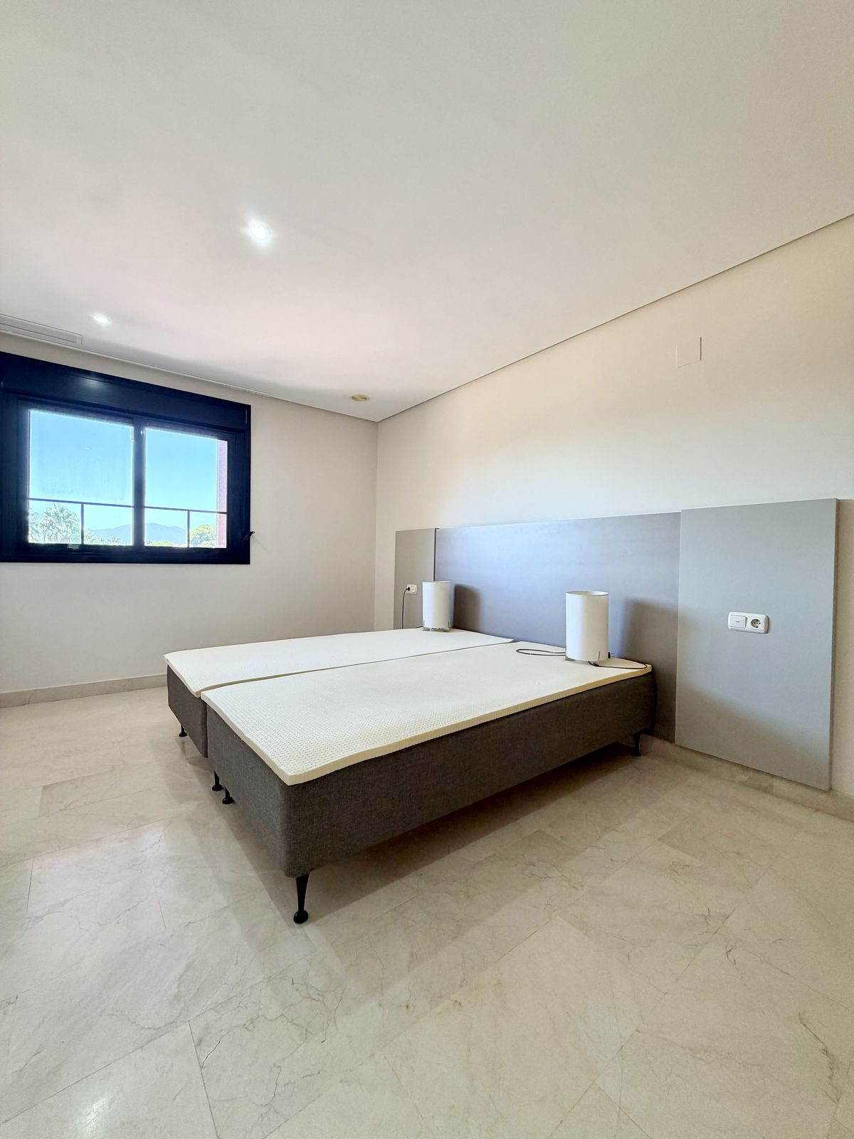 2 Bedroom Apartment in Marbella - Photo 24