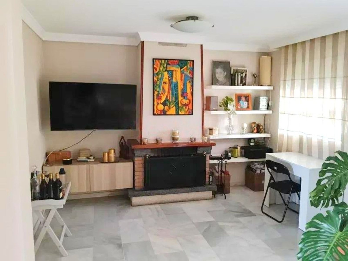3 Bedroom Townhouse in Torremolinos - Photo 16