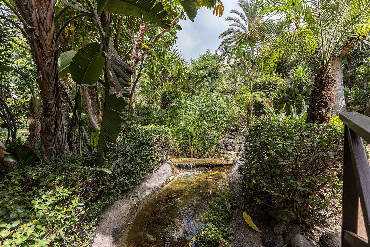 2 Bedroom Apartment in Marbella - Photo 47