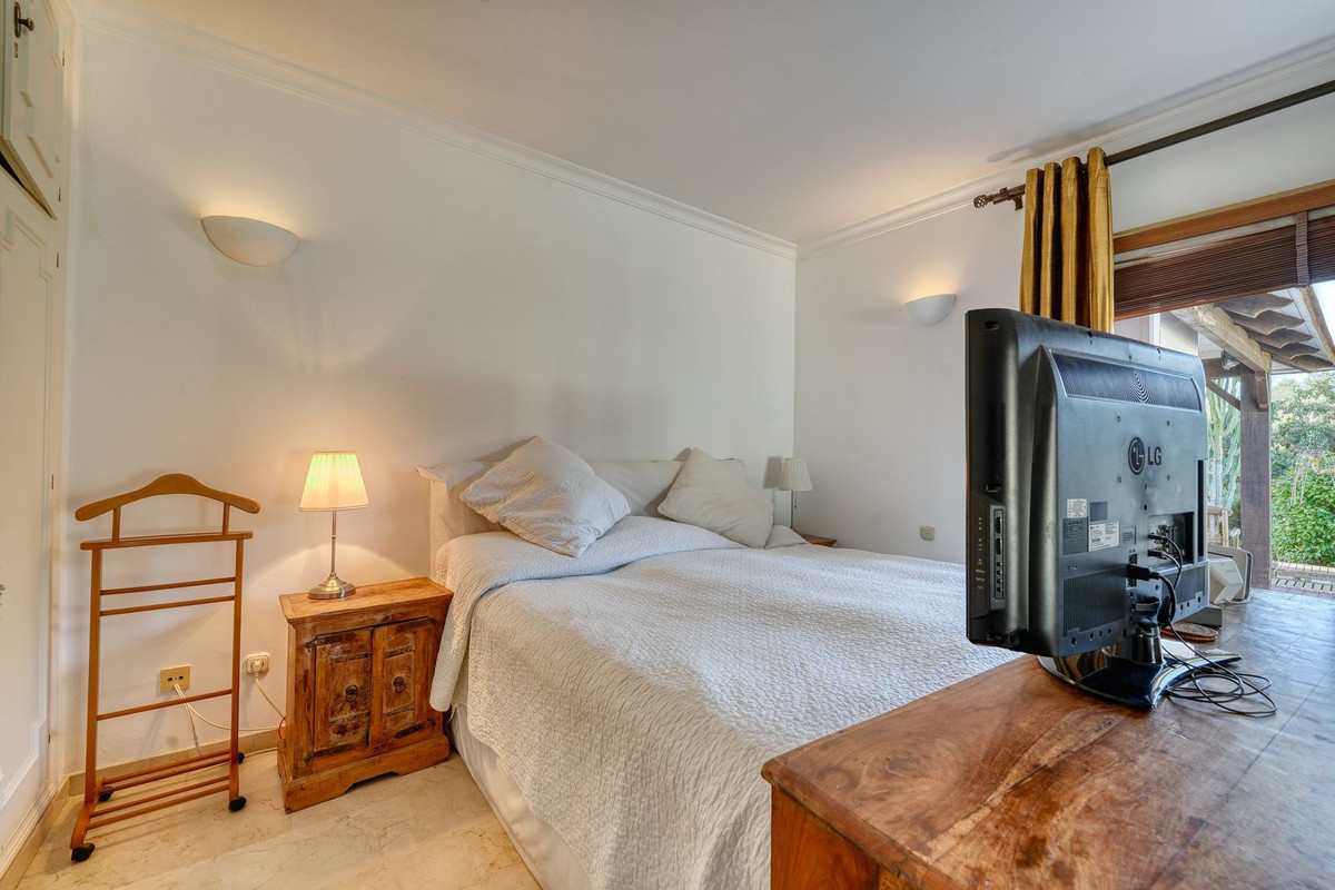 5 Bedroom Villa in Sotogrande - Photo 18