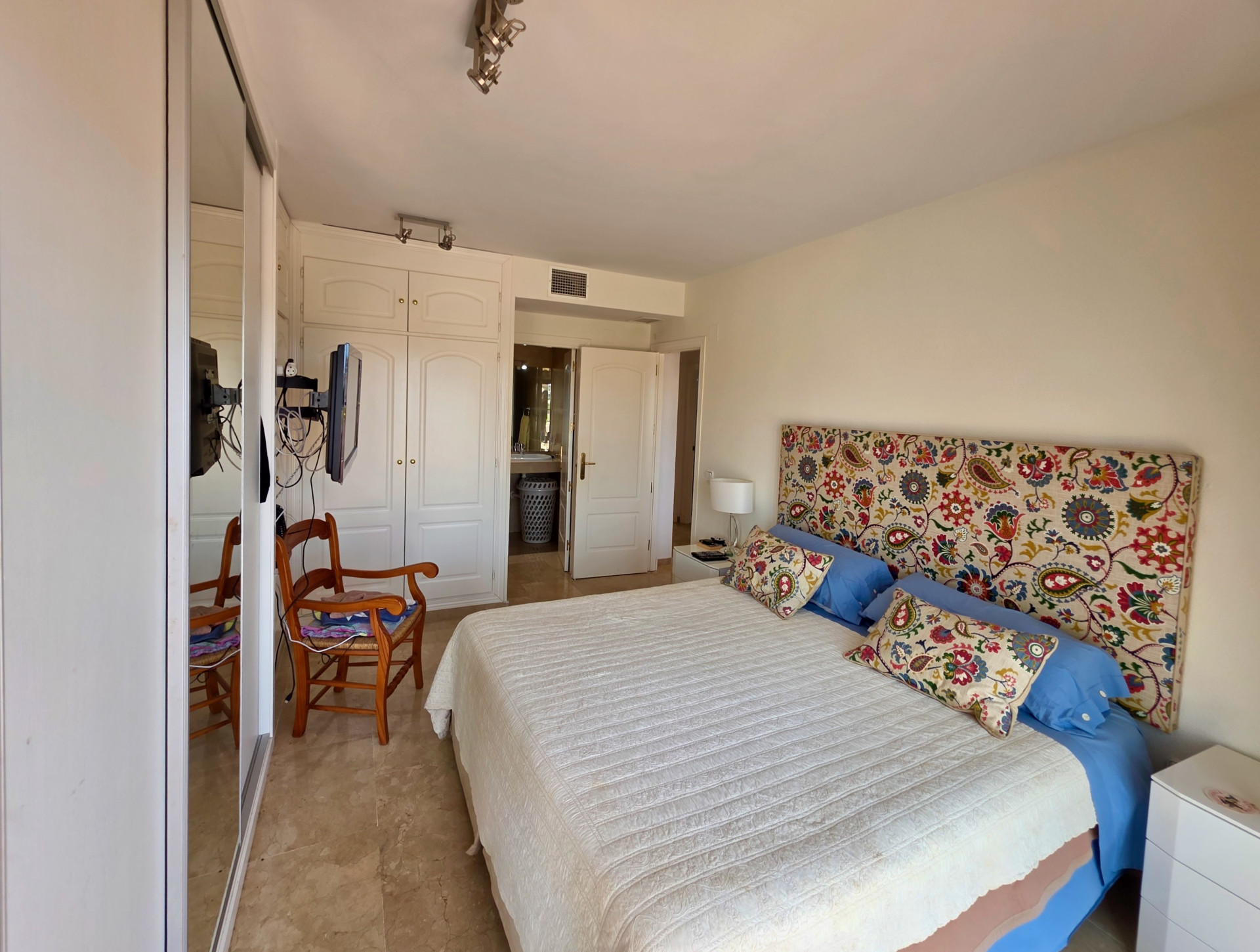 3 Bedroom Penthouse in La Duquesa - Photo 19