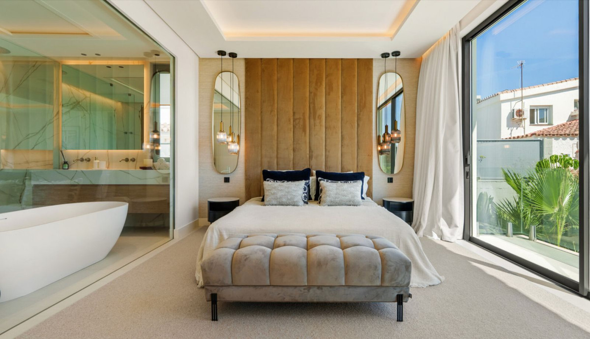 5 Bedroom Villa in San Pedro de Alcántara - Photo 22
