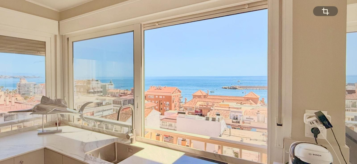 2 Bedroom Penthouse in Fuengirola - Photo 3