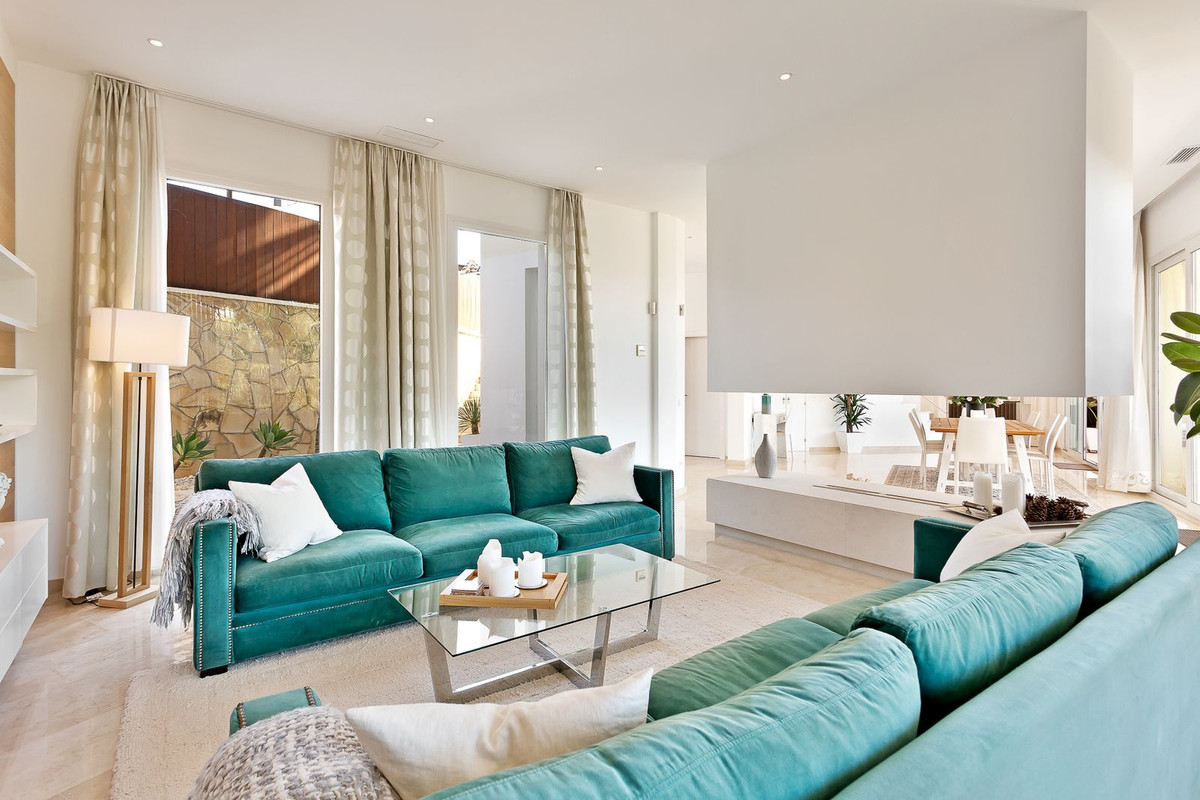 4 Bedroom Villa in Marbella - Photo 10