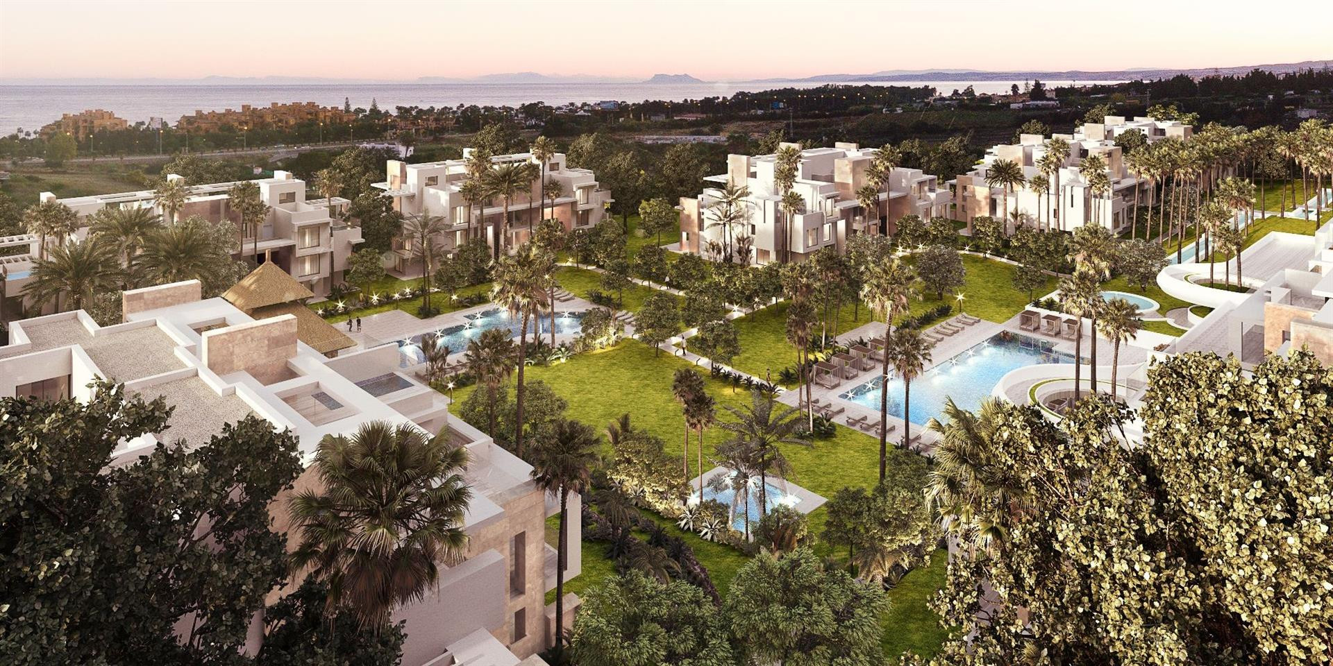 2 Bedroom Apartment in Estepona - Photo 2