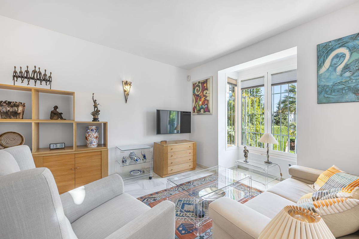 3 Bedroom Townhouse in Marbella - Photo 8