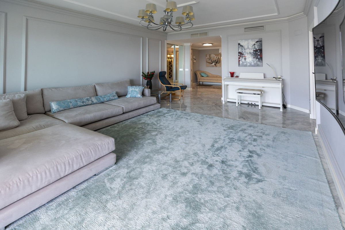 3 Bedroom Apartment in Benalmádena - Photo 5