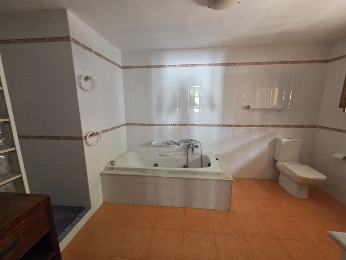 8 Bedroom Country house in Antequera - Photo 61