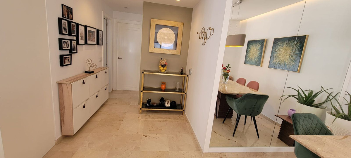 2 Bedroom Apartment in Marbella - Photo 7
