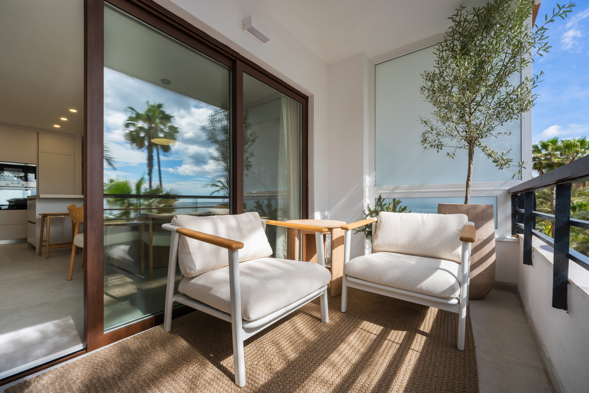 2 Bedroom Apartment in Estepona - Photo 16