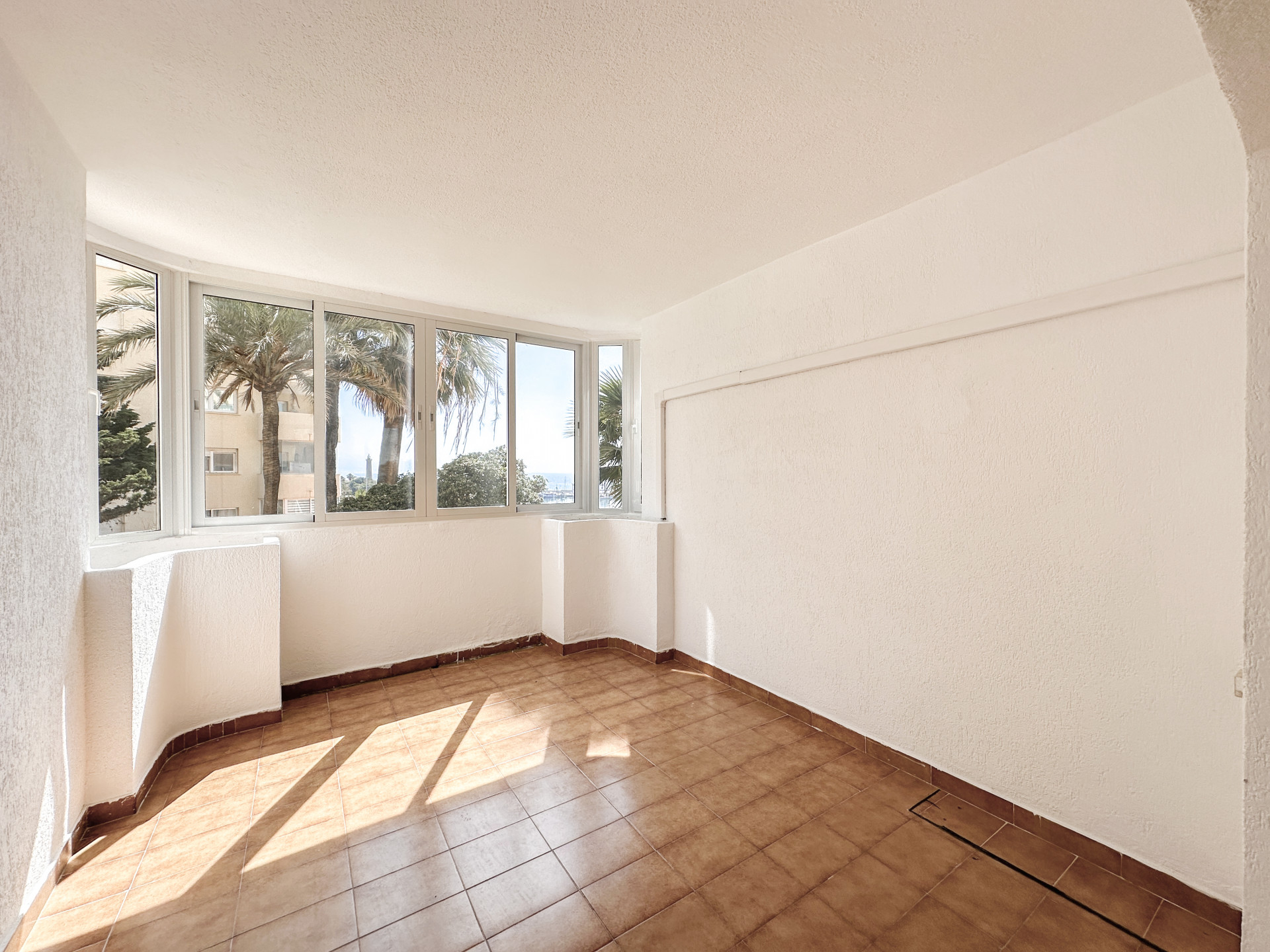 2 Bedroom Apartment in Estepona - Photo 7