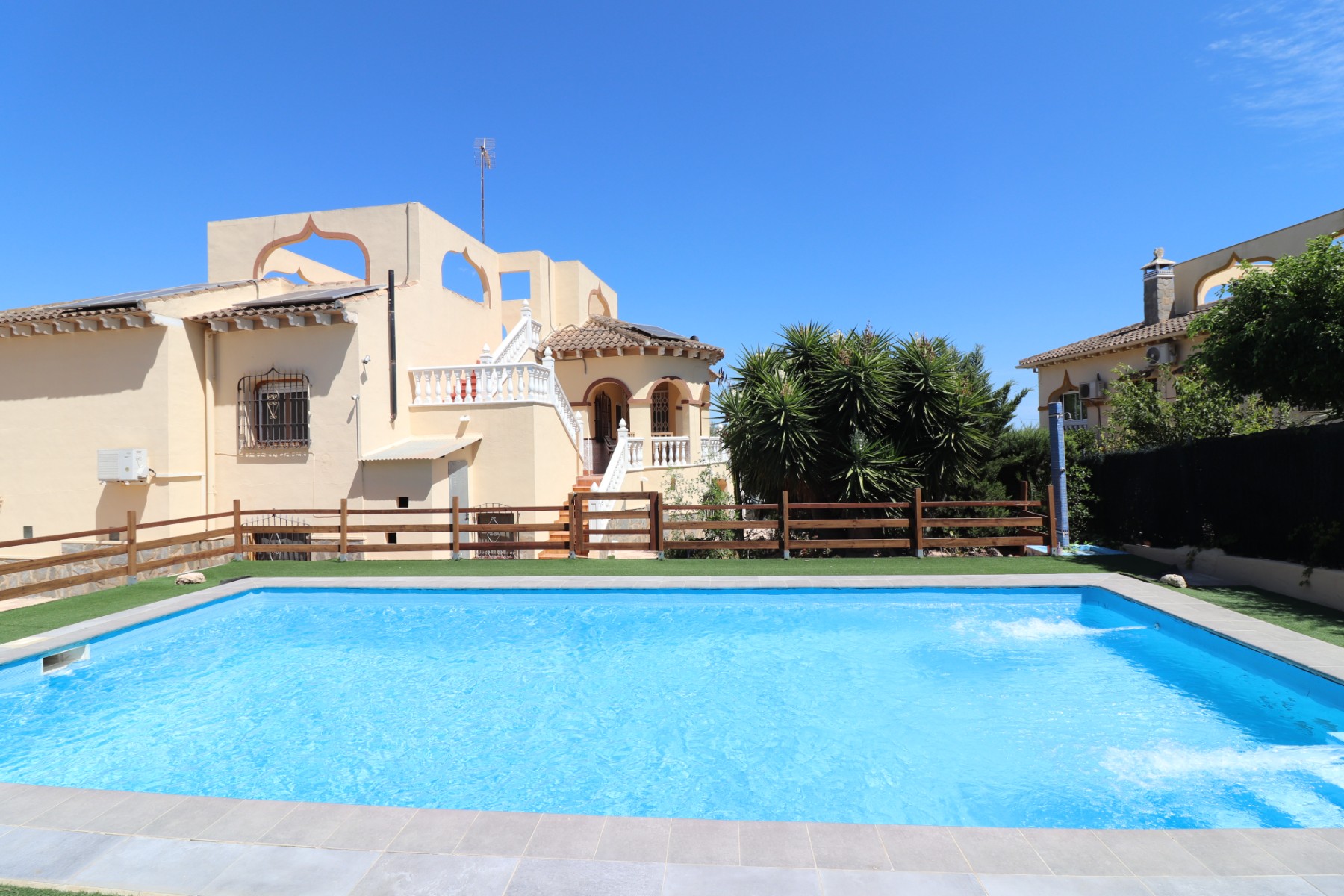 Moradia com 5 quartos com piscina em Alicante, Espanha – Foto 1