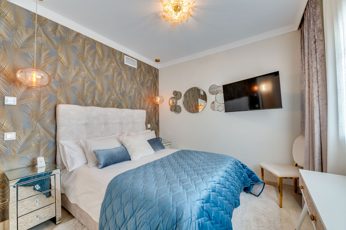 3 Bedroom Apartment in Marbella - Photo 17