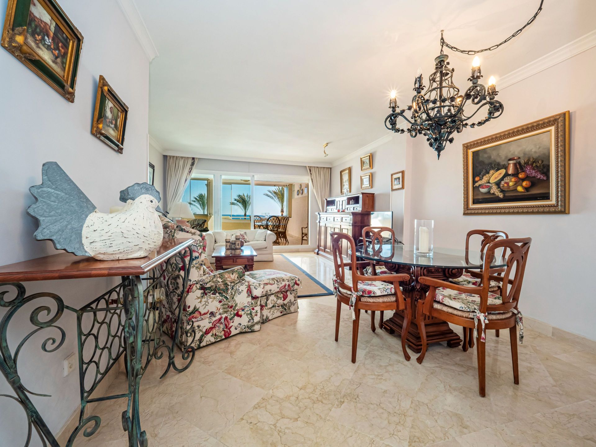 2 Bedroom Apartment in Marbella - Photo 9